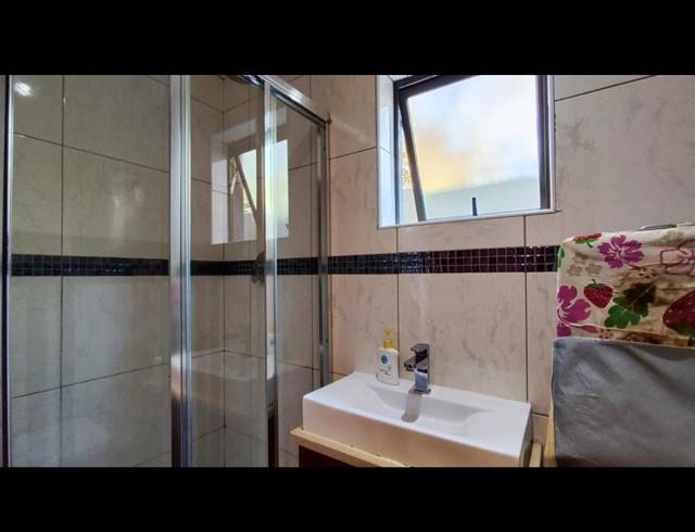 5 BEDROOM HOUSE FOR SALE IN PARKHAVEN
